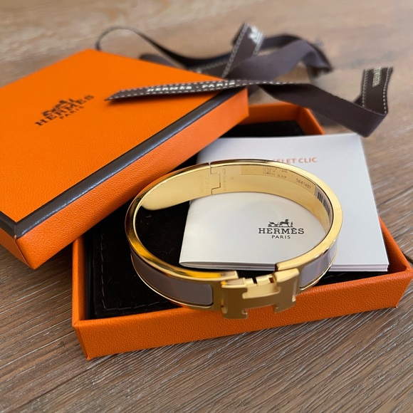 SOLD :) Hermes Clic H bracelet in Marron Glace color. PM size - Picture 1 of 9